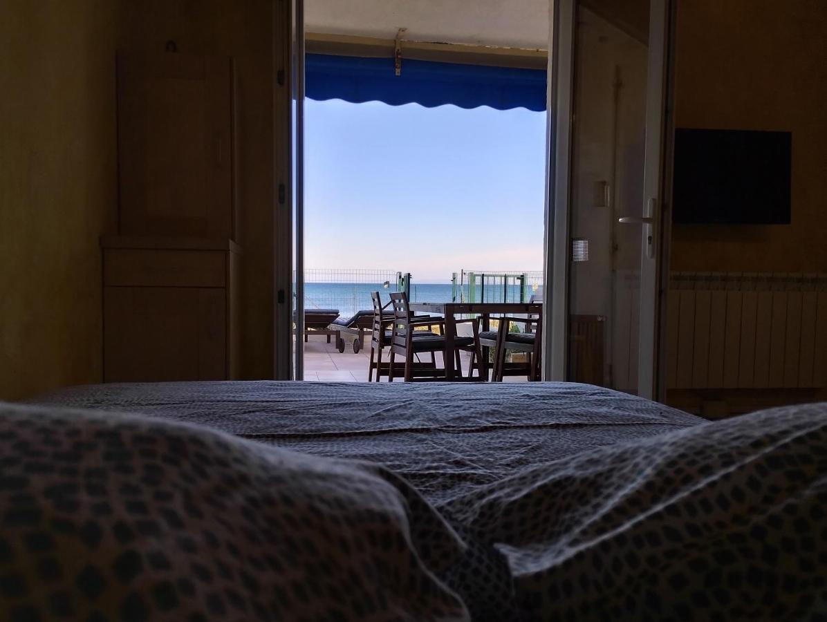 Le Surplage Hyères Dış mekan fotoğraf